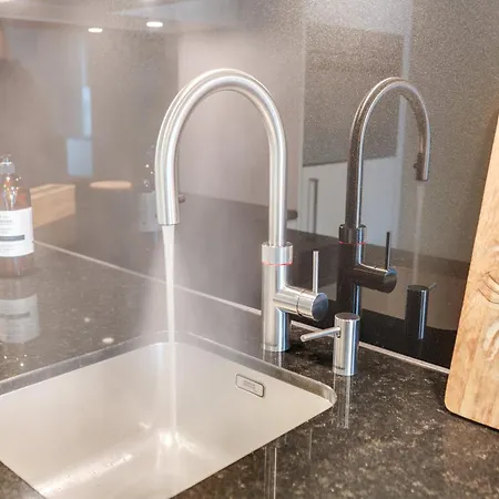 Bijou Side Sauna - Panorama-terrasse, Sauna Und Seeblick Leissigen